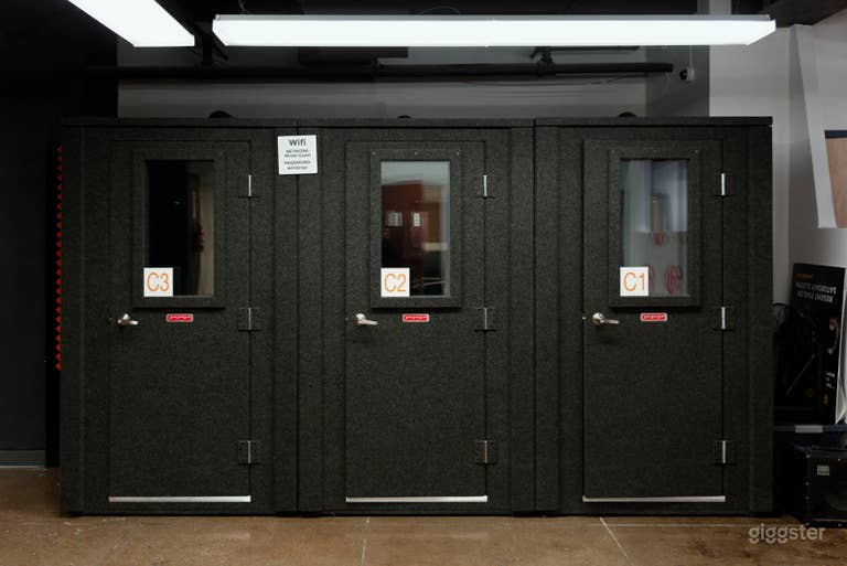  Vocal Warm-Up Room in Midtown - Practice on a Budget 