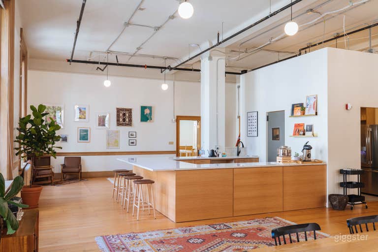  Light-filled production space in historic building 