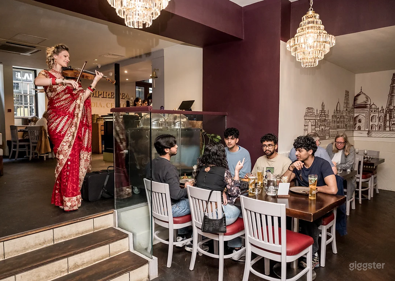  Venue Room for Unforgettable Dining Experience 