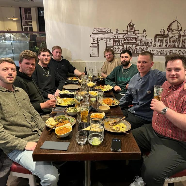  Venue Room for Unforgettable Dining Experience 