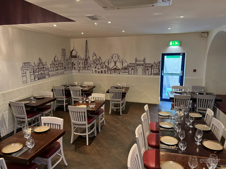  Venue Room for Unforgettable Dining Experience 