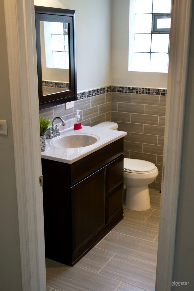  Upstairs Bathroom 