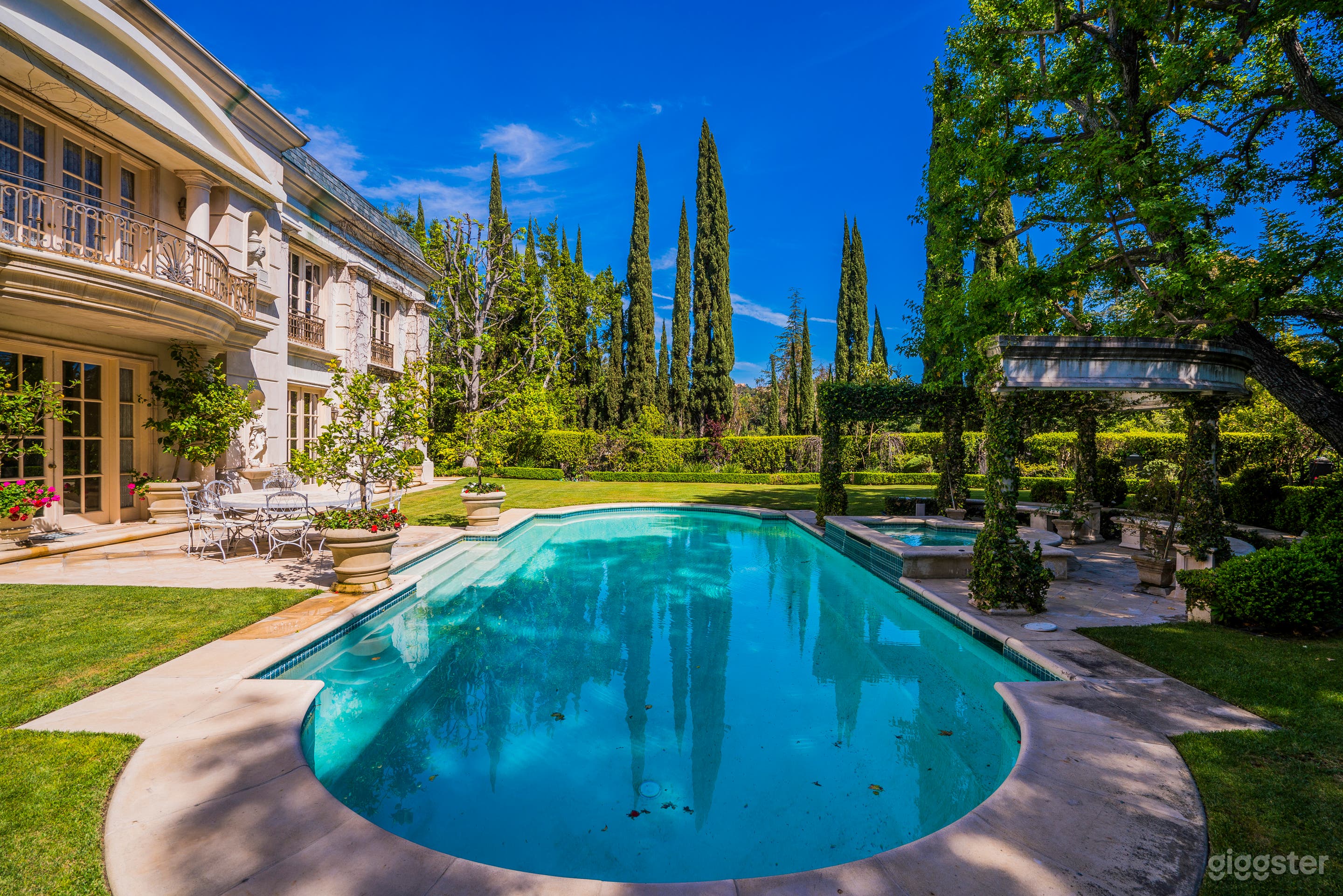 Stunning Beverly Hills Villa Photo 4