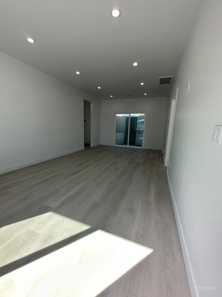 Multiple houses for filming  Photo 4