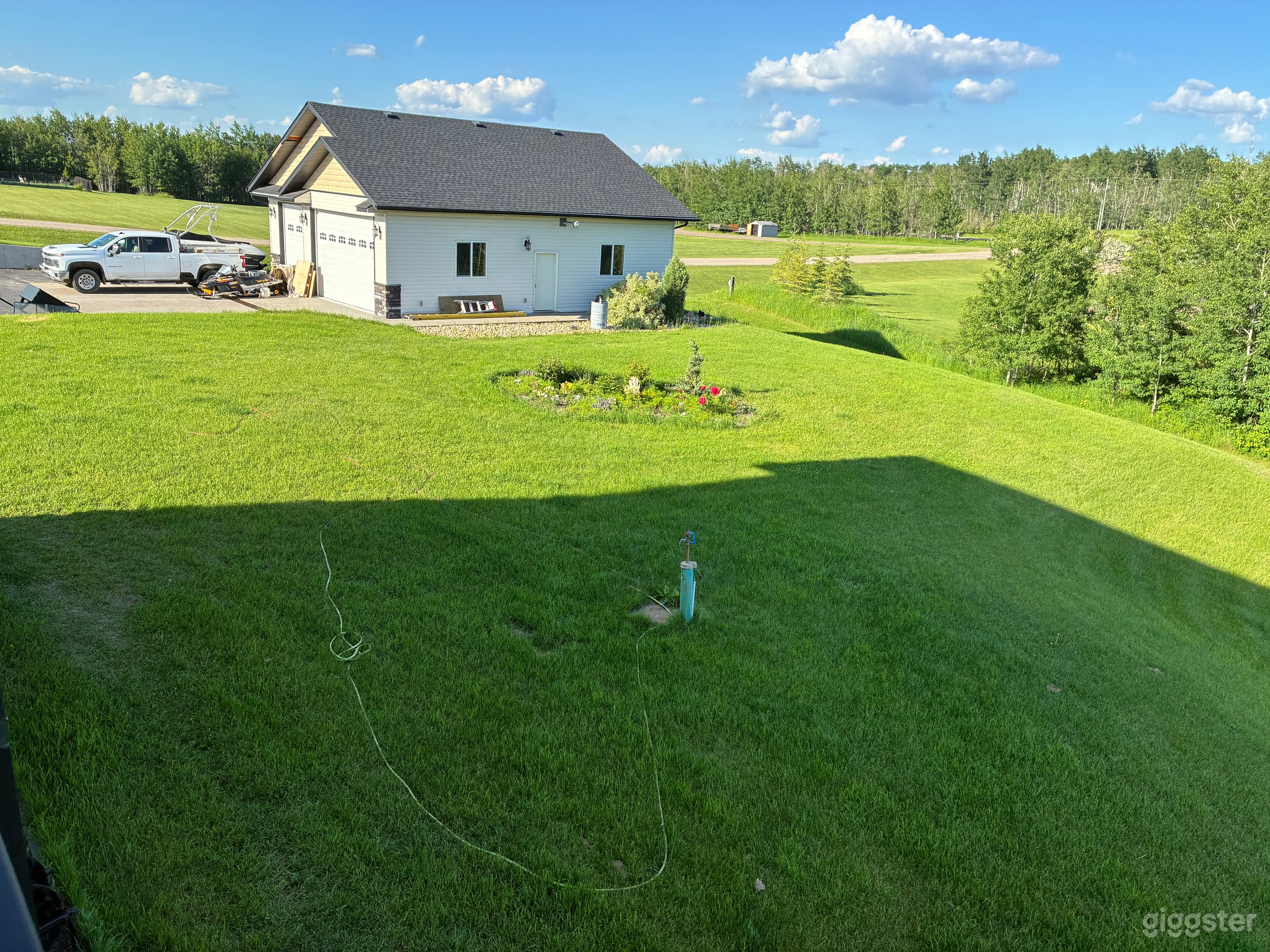 3,600 Sq Ft Outdoor Space for Film, Photo & Events Photo 3