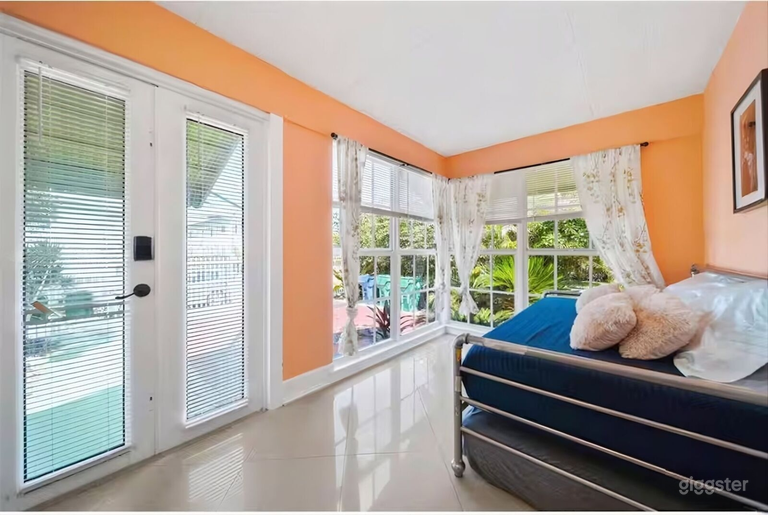  Spacious Artsy Bungalow Duo in the Heart of the District 