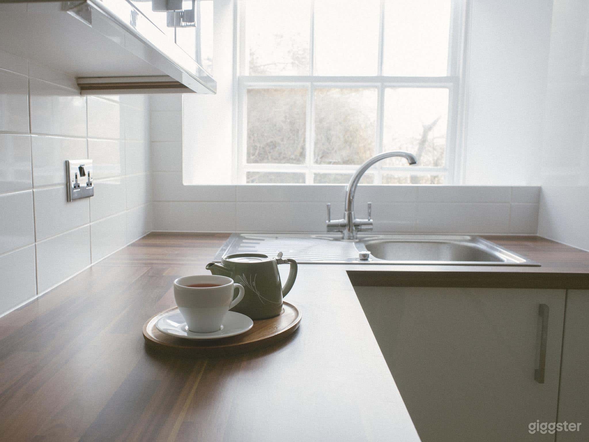 One Bedroom-Executive-Apartment-Private Bathroom  Photo 3