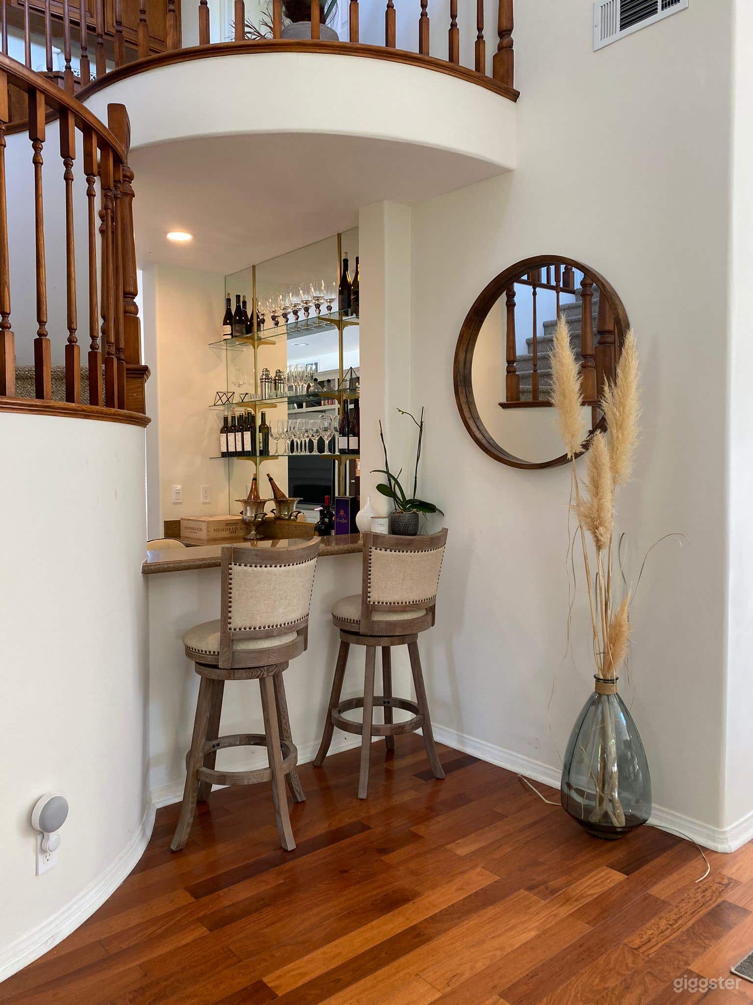 Modern Spanish Home  Photo 3