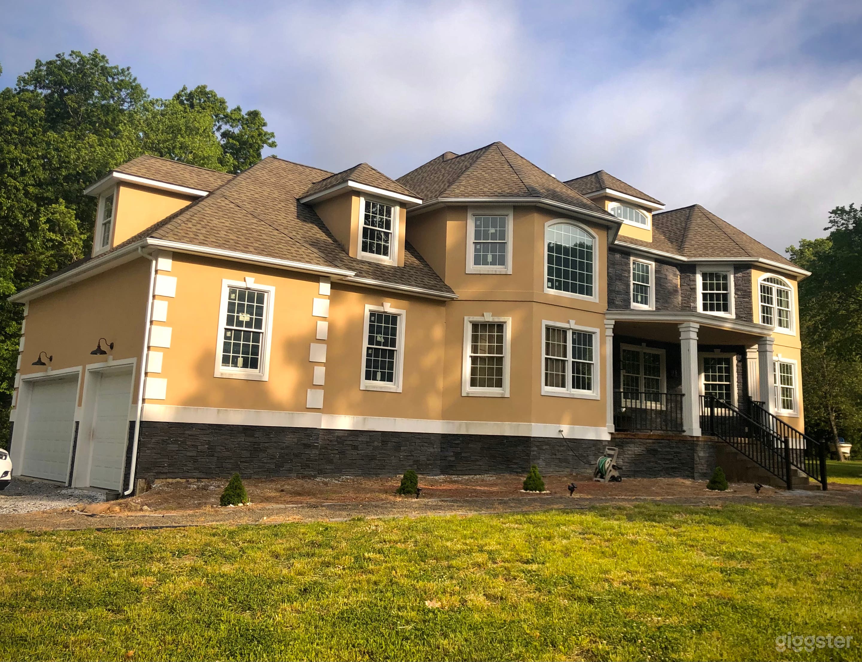 Hudson Valley Artist Villa / Luxury Mansion Photo 3