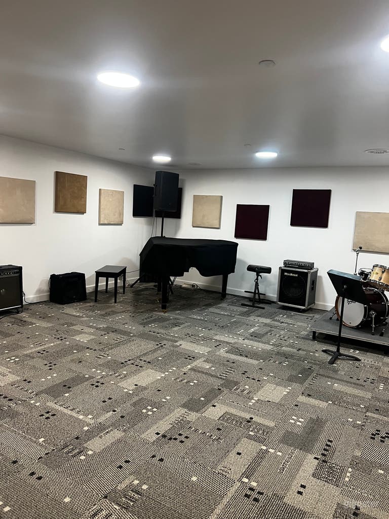  Grand Studio with premium equipment  