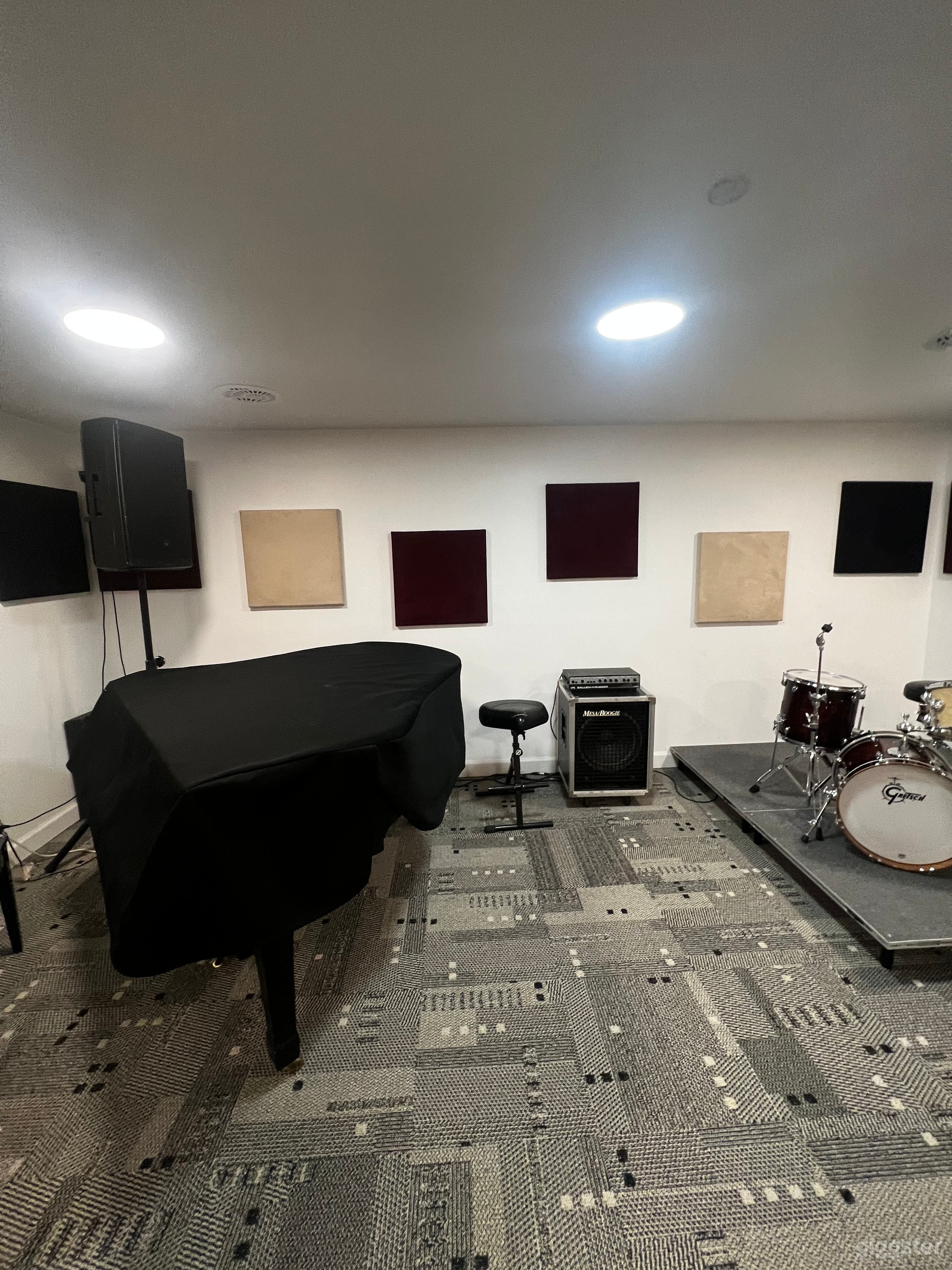 Grand Studio with premium equipment  Photo 3