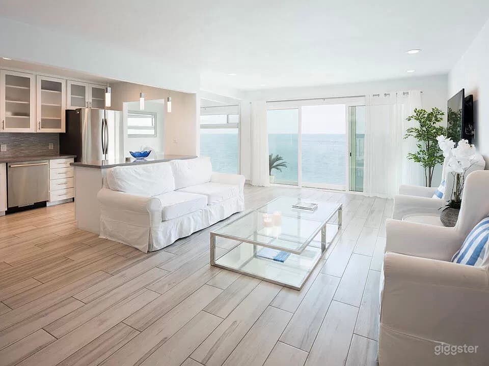 BEACH HOUSE ON THE WATER!  Photo 4