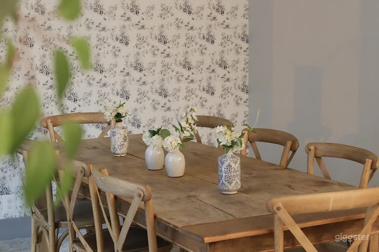  Charming Penn Quarter Café with Spacious Event Space 