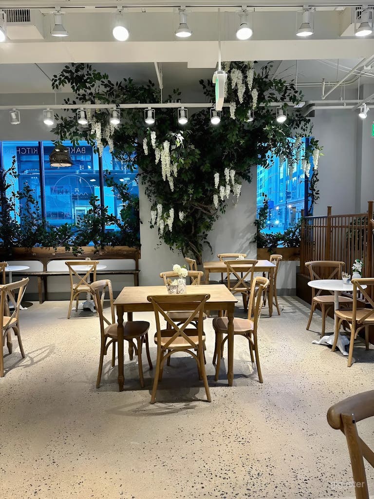  Charming Penn Quarter Café with Spacious Event Space 