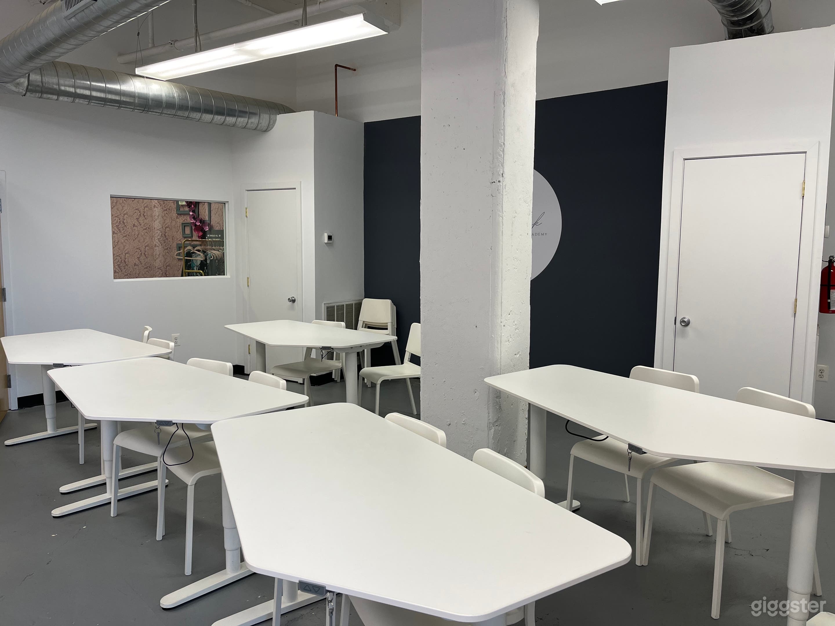 Renovated warehouse space in Northern Liberties. Photo 3