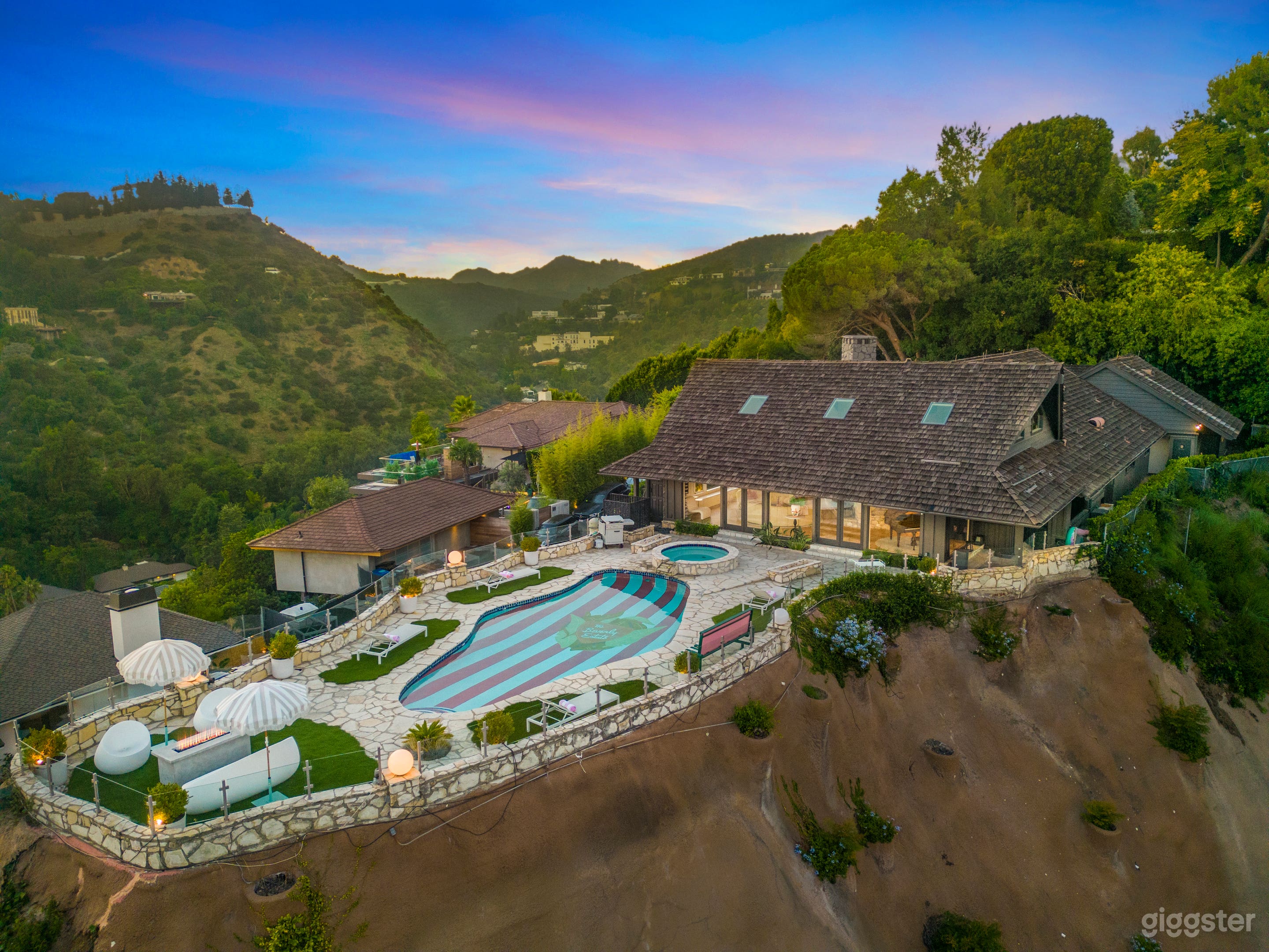 BOHO CANYON BEVERLY ESTATE/ POOL/ SAUNA / STUDIO  Photo 2