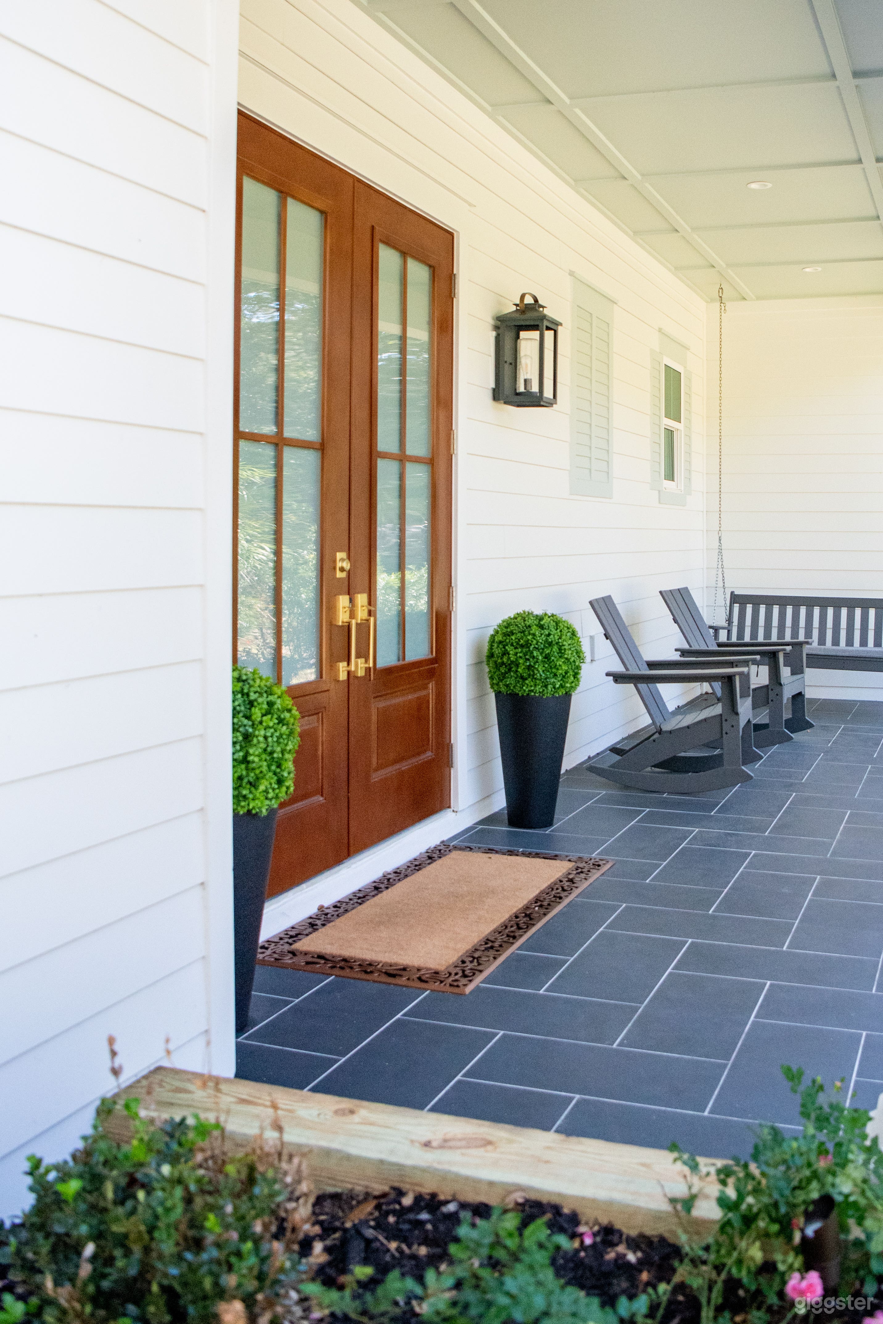 Coastal Elegance Beach House Photo 4