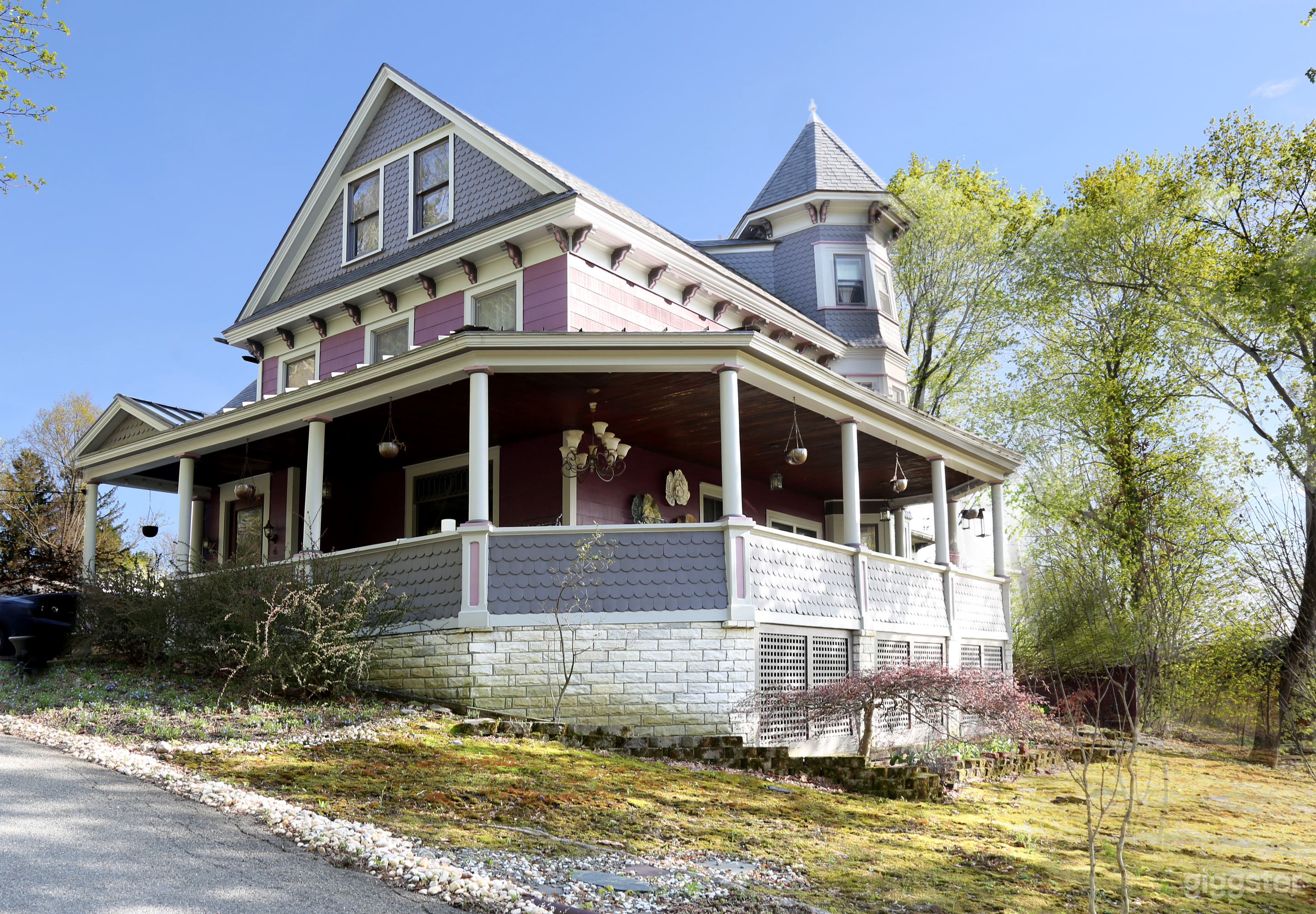 Elegant & Eclectic Victorian Dreamhouse Photo 3