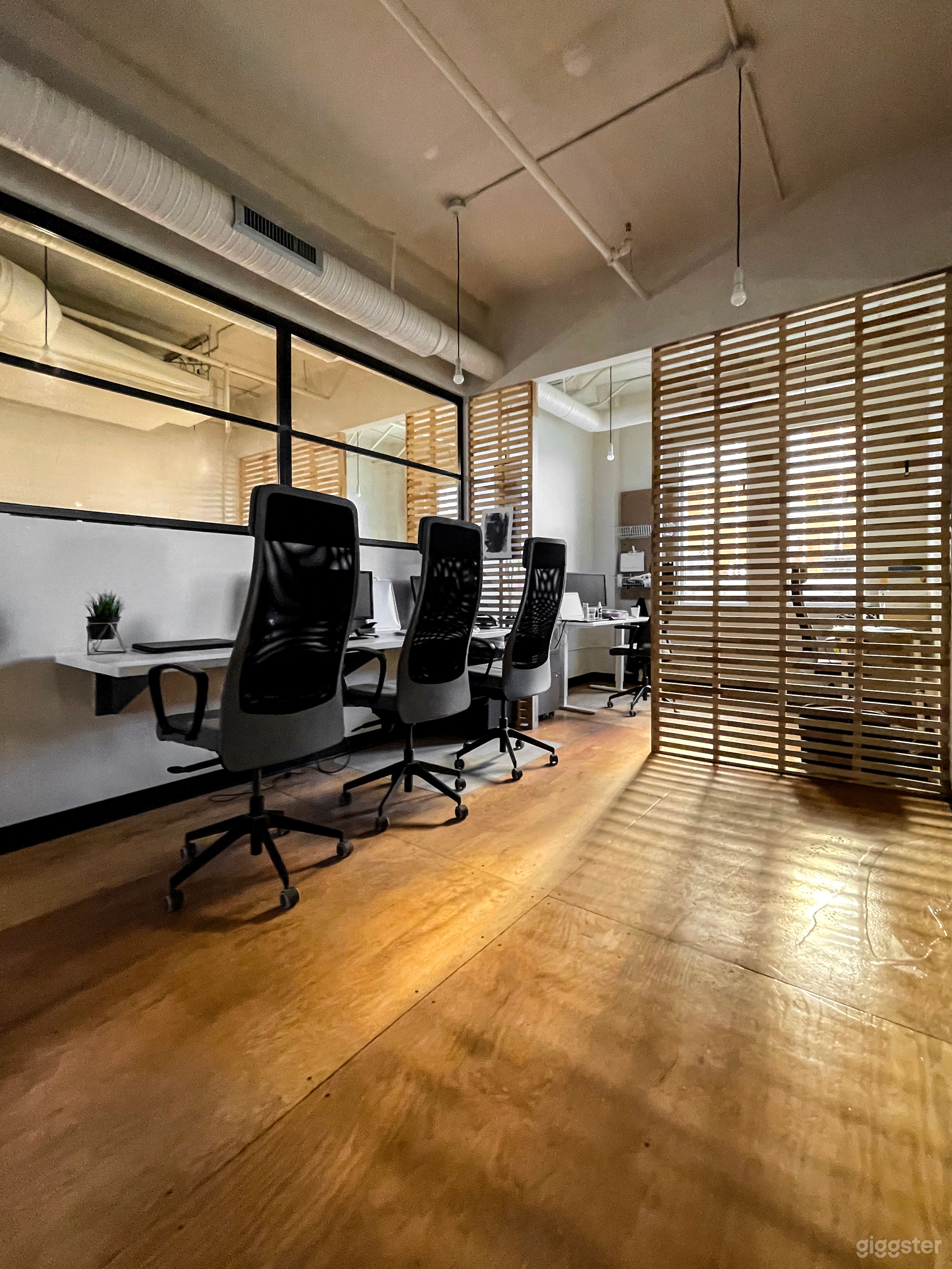 Bright Modern Office & Wellness Space in Coworking Hub Photo 3