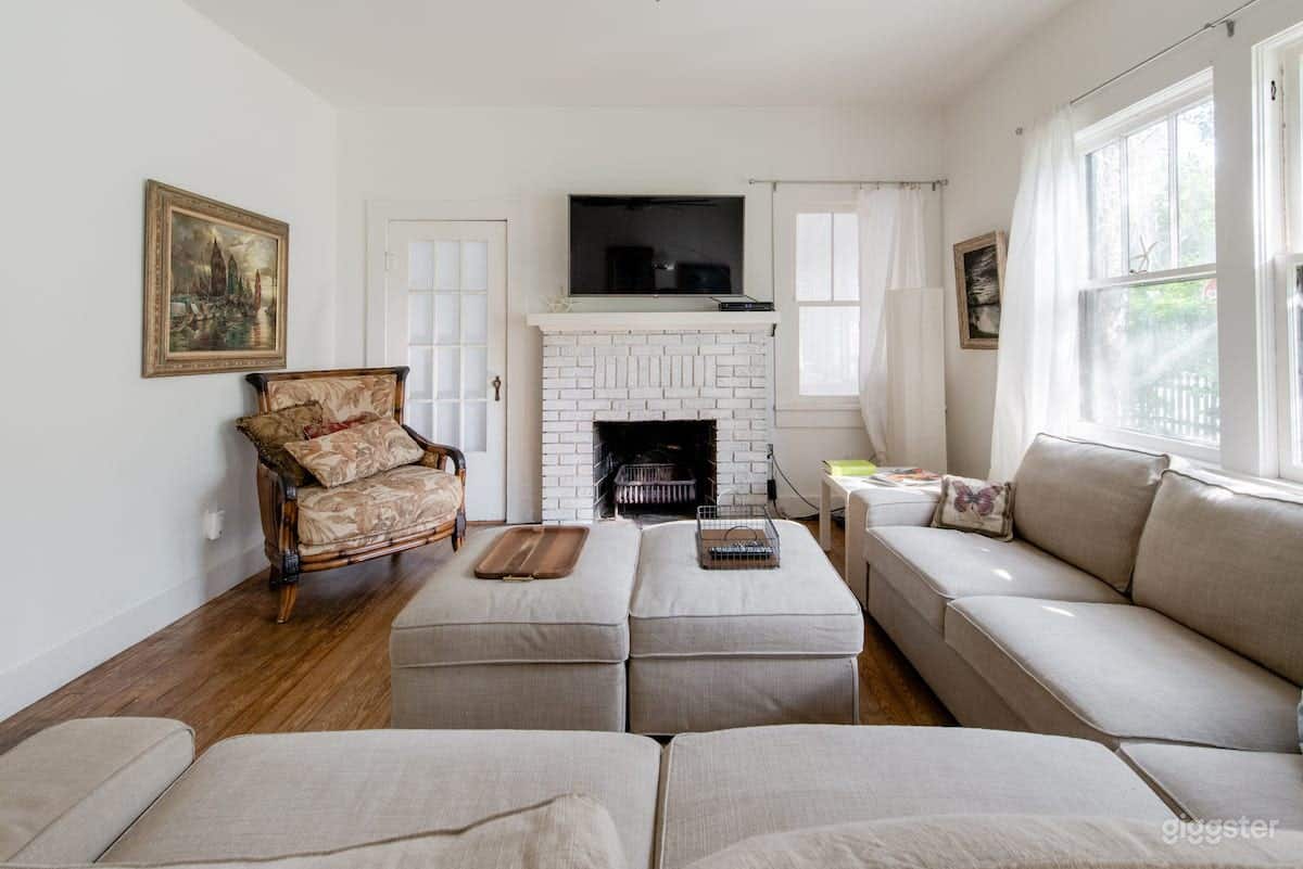 Seaside Cottage (A Seaside Gem with a Garden to Die for) Photo 2