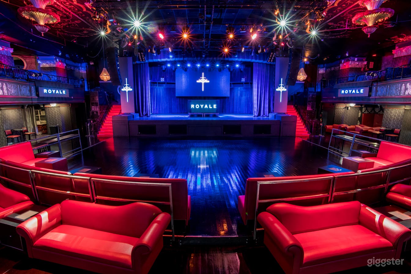 Historic Boston Ballroom with contemporary flair  Photo 2