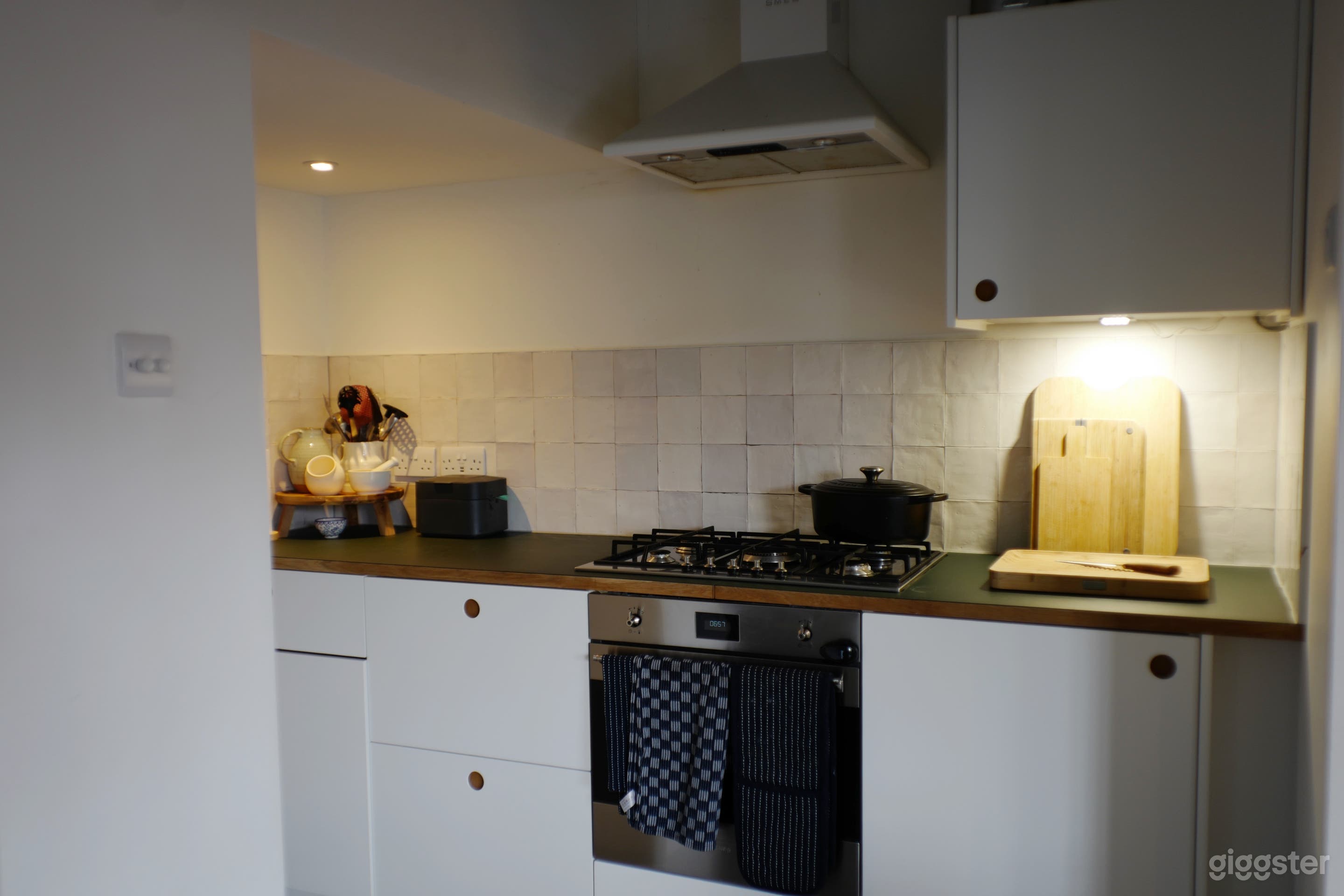 Super Stylish New York Style Loft in Hackney  Photo 4