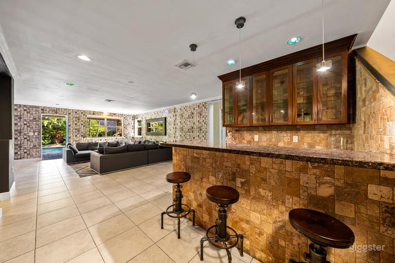  SERENE OASIS OF LUXURY: VILLA BLOCKCHAIN 