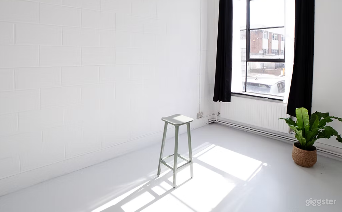 Studio 4 Bijou Room Photo 4