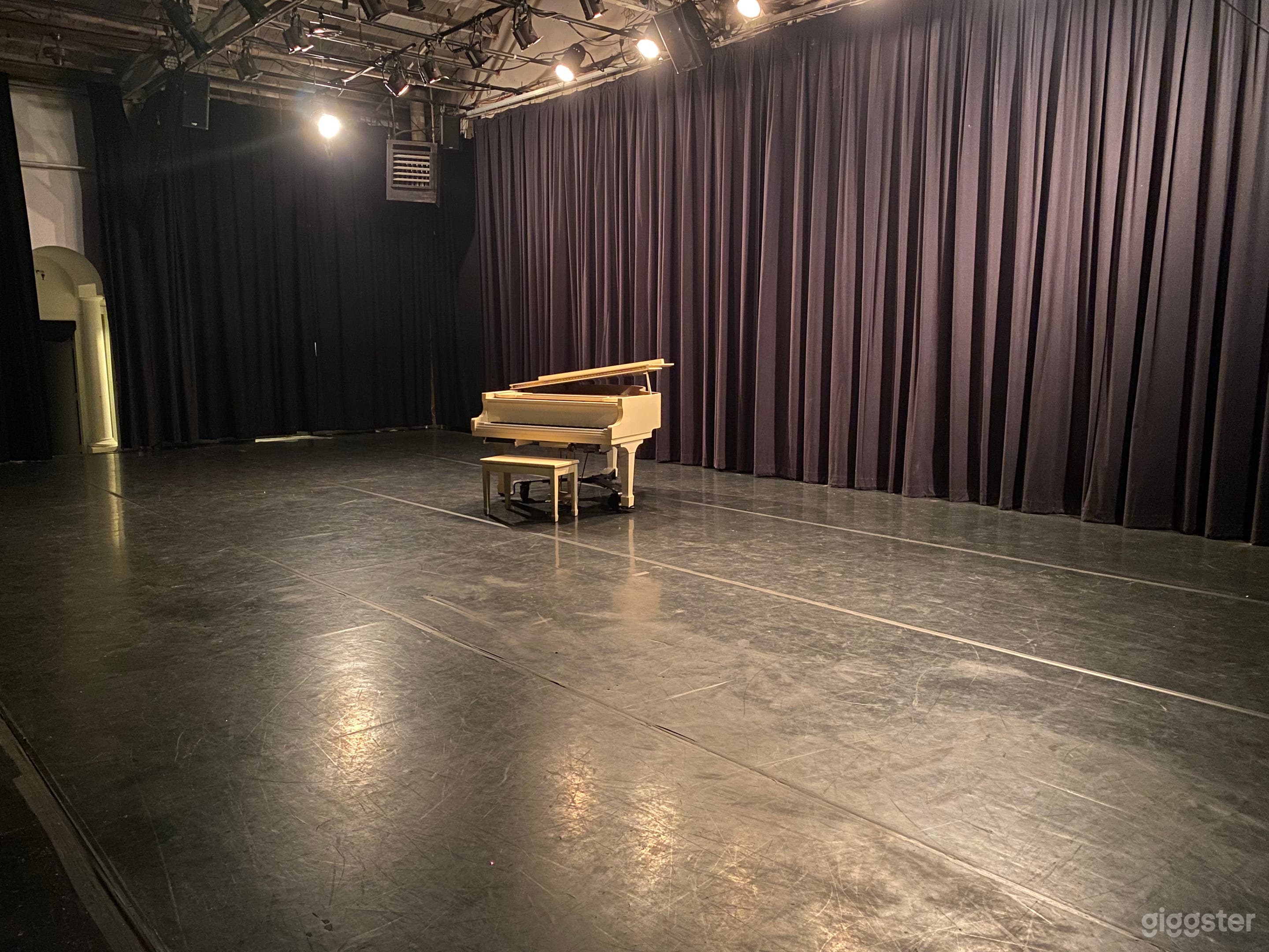 Performance / Meeting Space