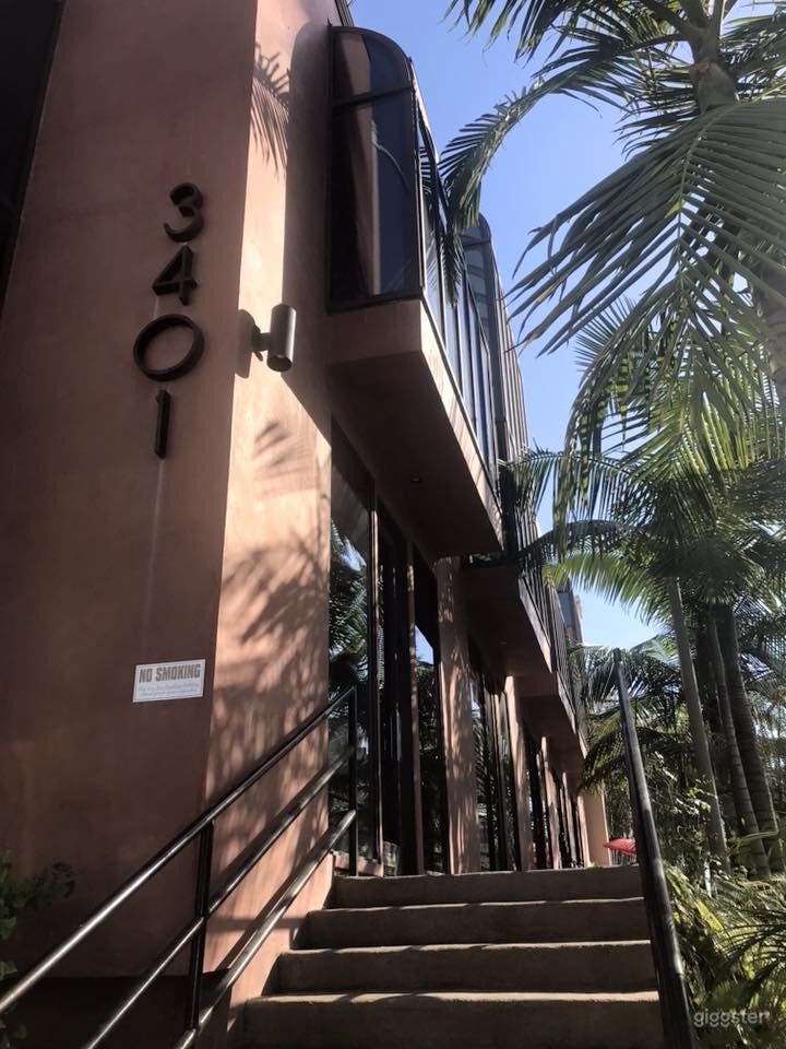  Entrada a la playa con vista al océano 