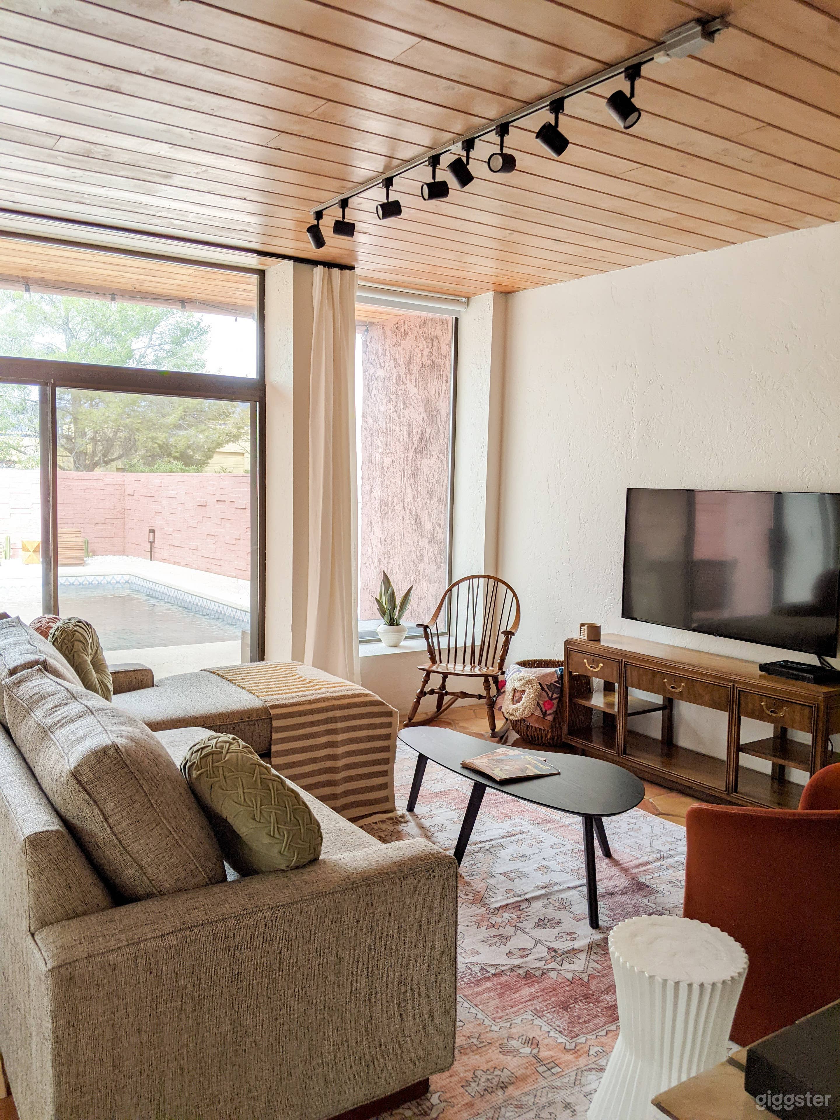 Renovated Home- Private Retreat w/Pool &amp; Hot Tub Photo 4