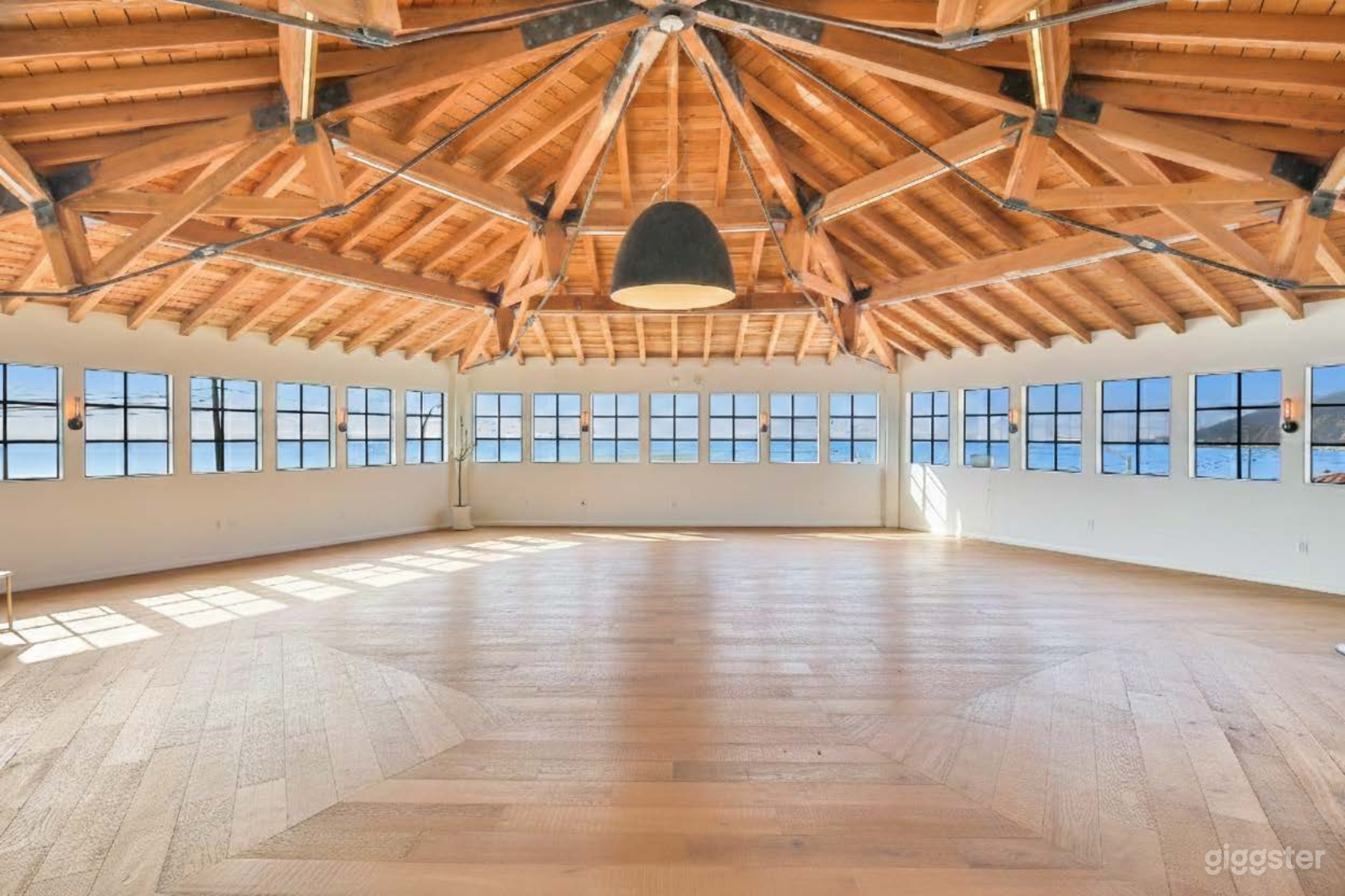 Historic Ocean Front Venue in Pacific Palisades Photo 1