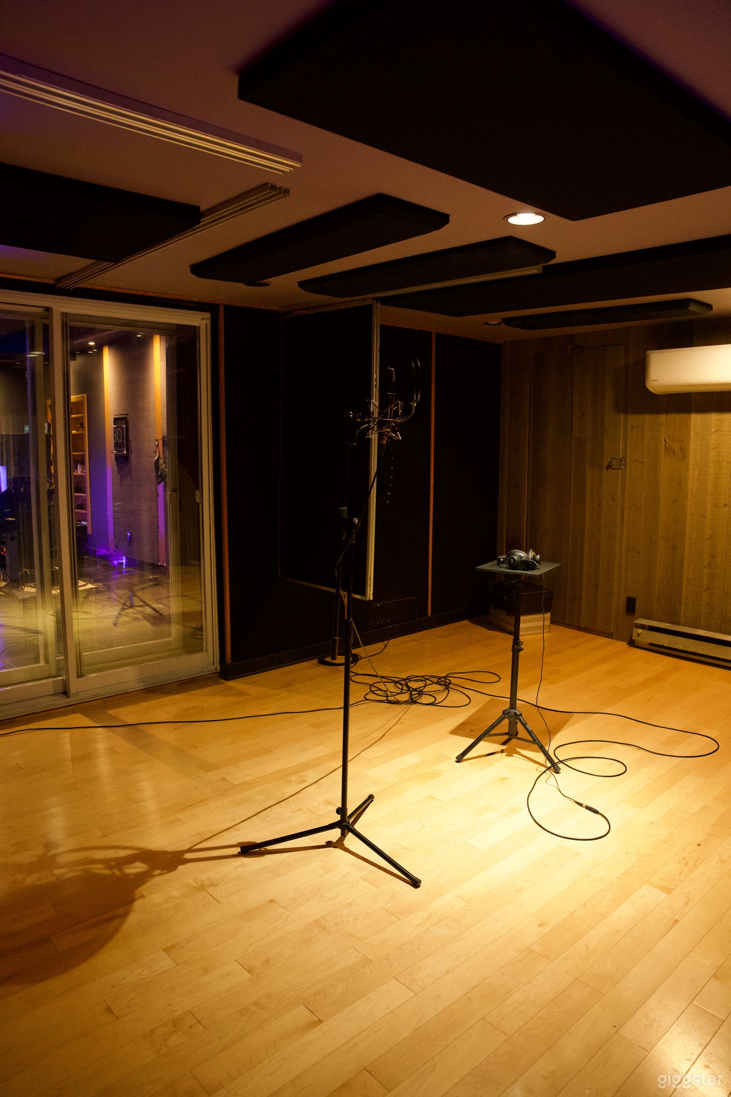 Modern recording studio, professionally equipped Photo 3