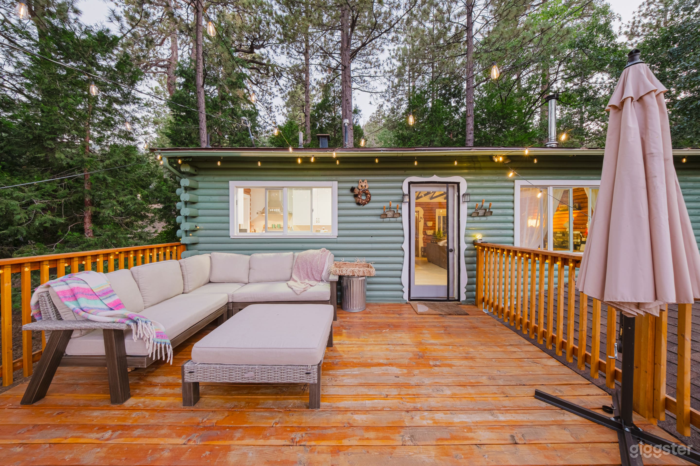 CHARMING RUSTIC VIEW CALIFORNIA CABIN Photo 3