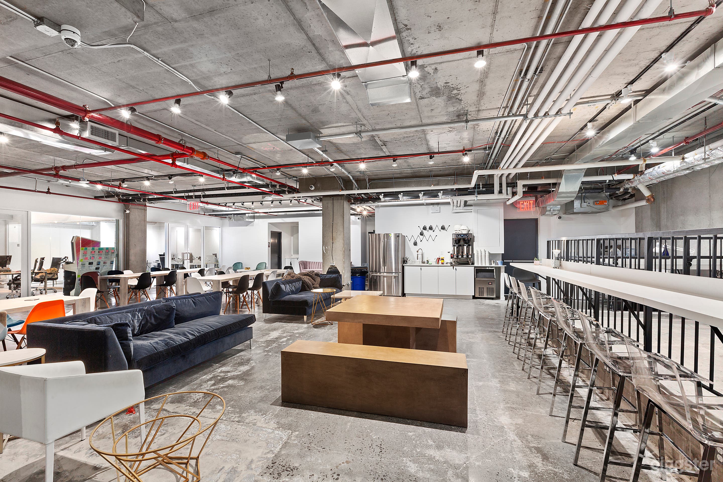 Full 3rd Floor Office in Soho Photo 2