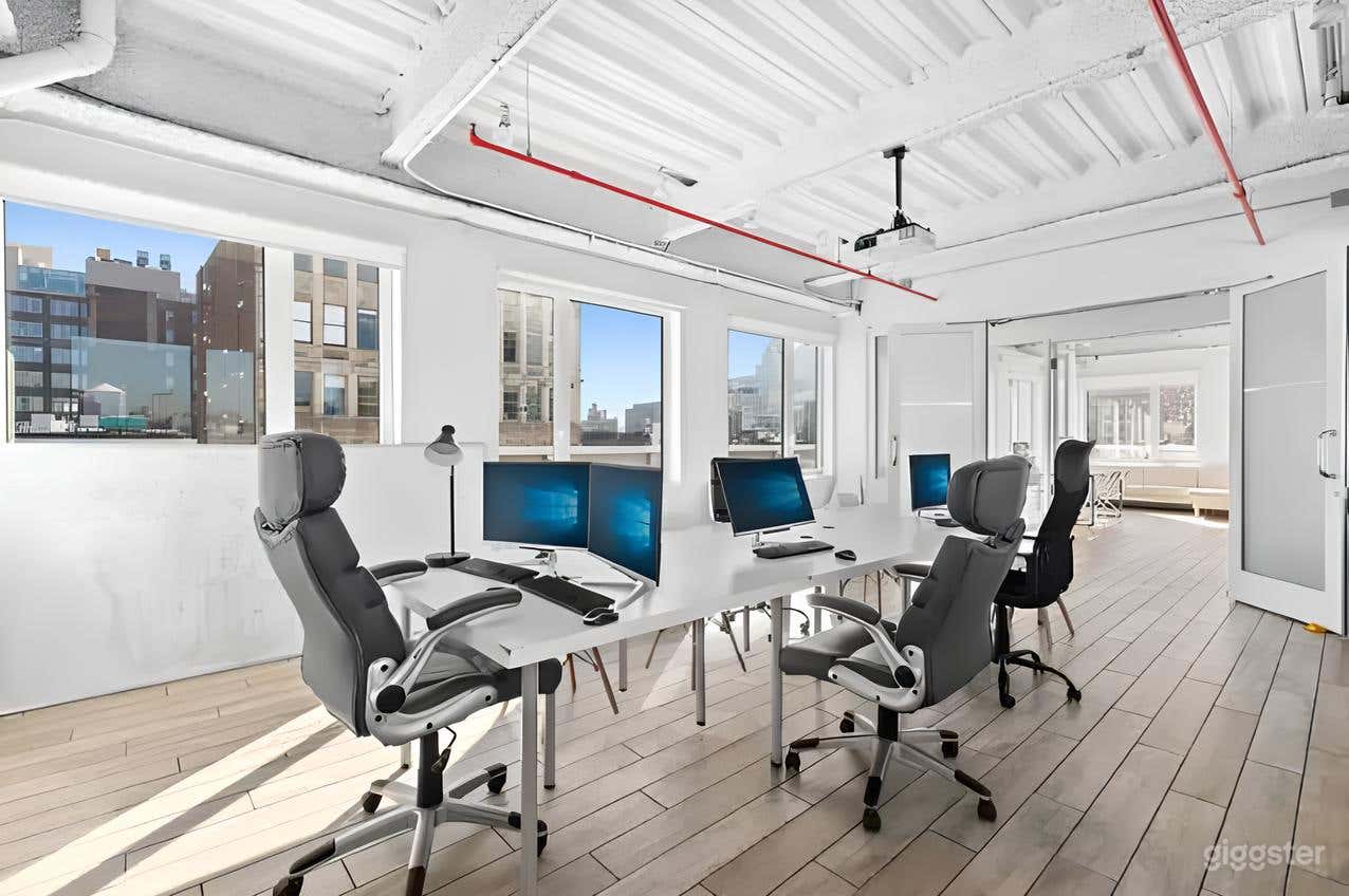 Full 3rd Floor Office in Soho Photo 3