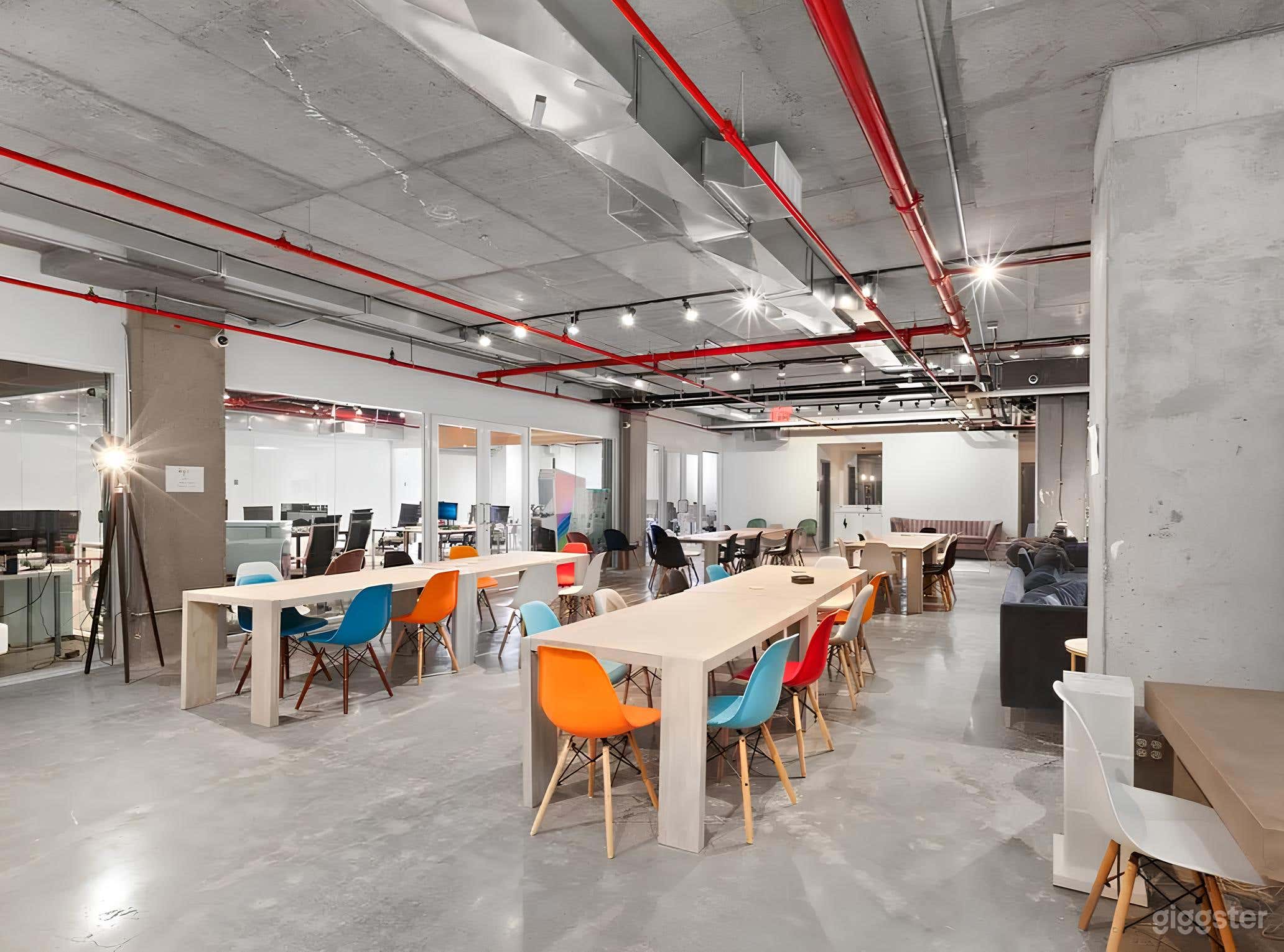 Full 3rd Floor Office in Soho Photo 1