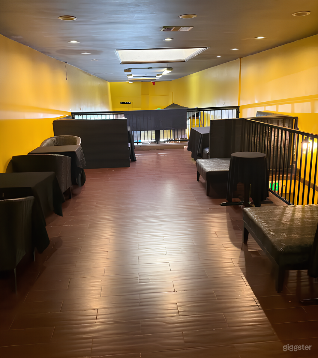 Intimate Upstairs Lounge Rental Photo 3