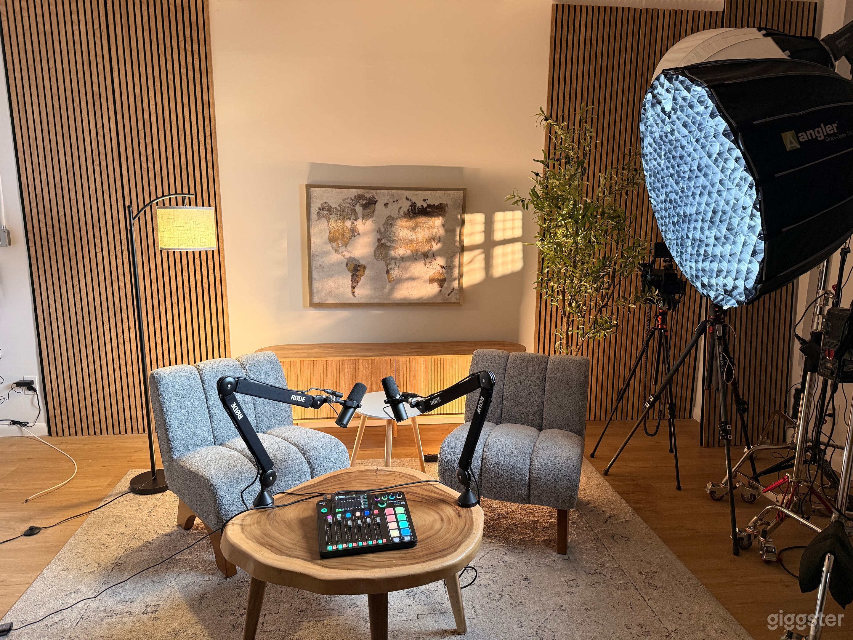 Video Production, Photo & Podcast Studio in Manhattan NYC Photo 2