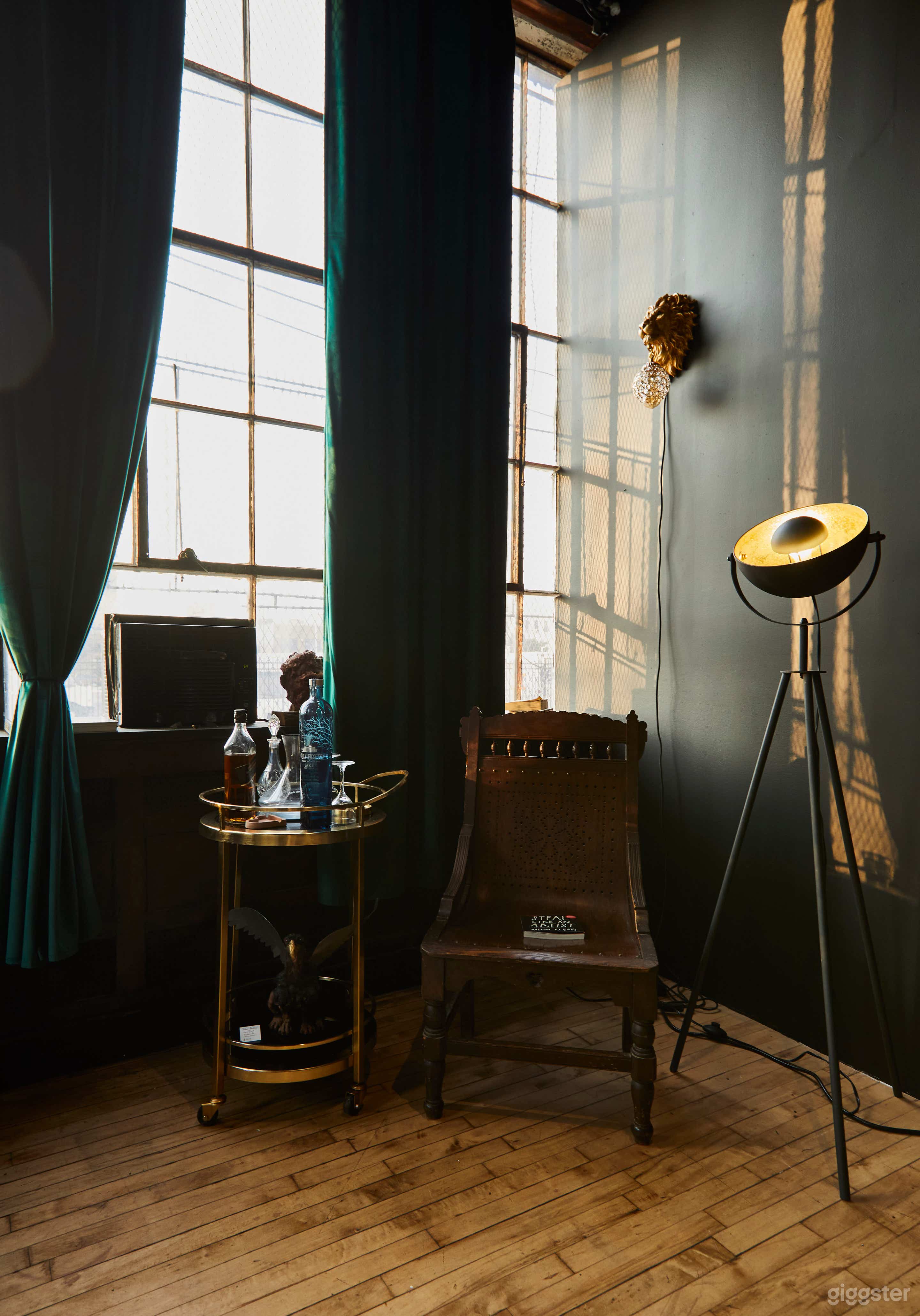 Bushwick Gallery Showroom corner space great light Photo 2