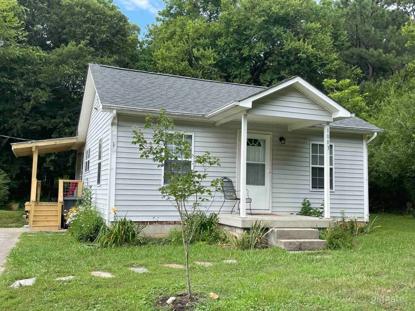 Cozy Bungalow in Historic West Hillsborough Photo 1