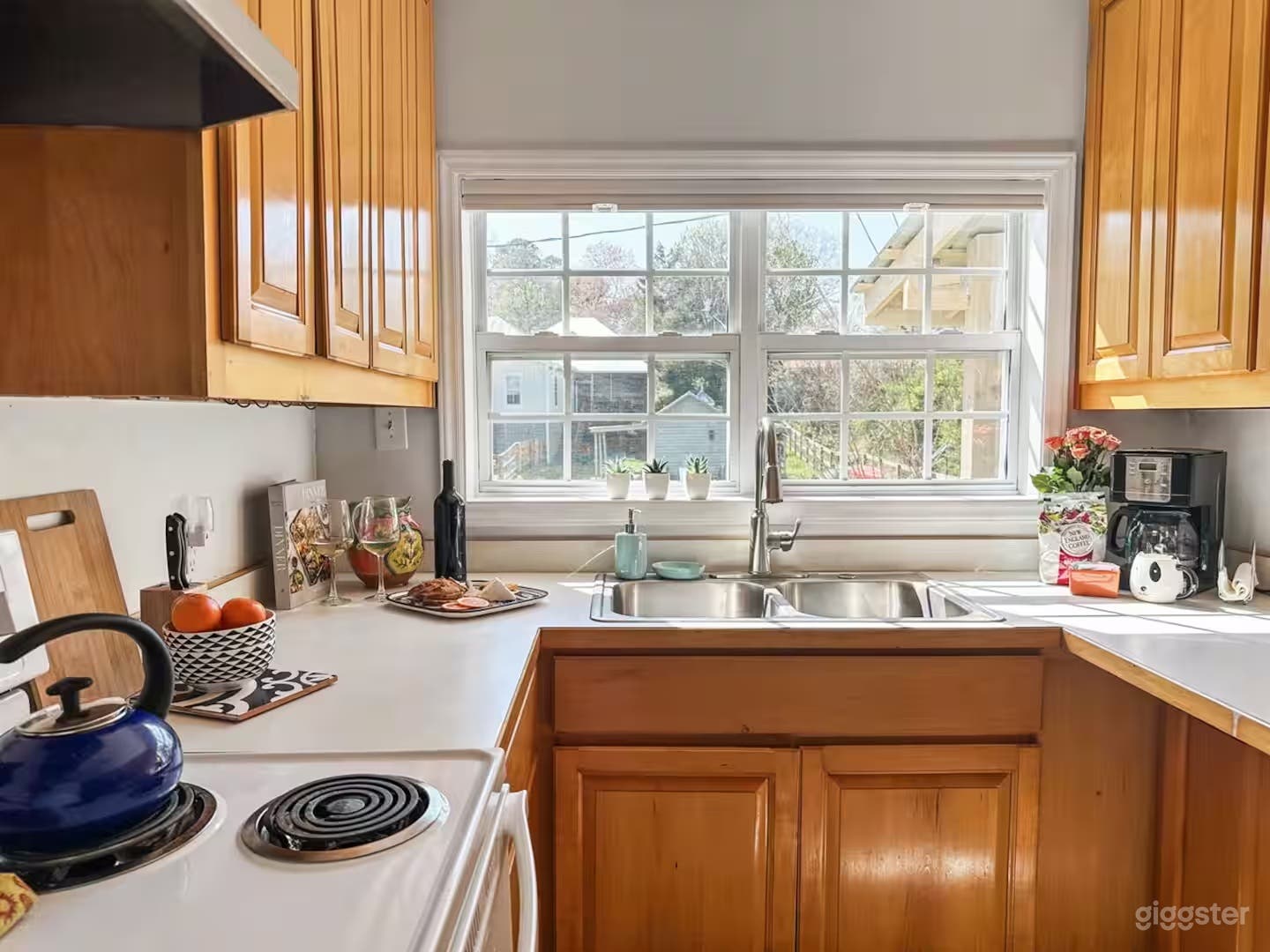 Cozy Bungalow in Historic West Hillsborough Photo 4