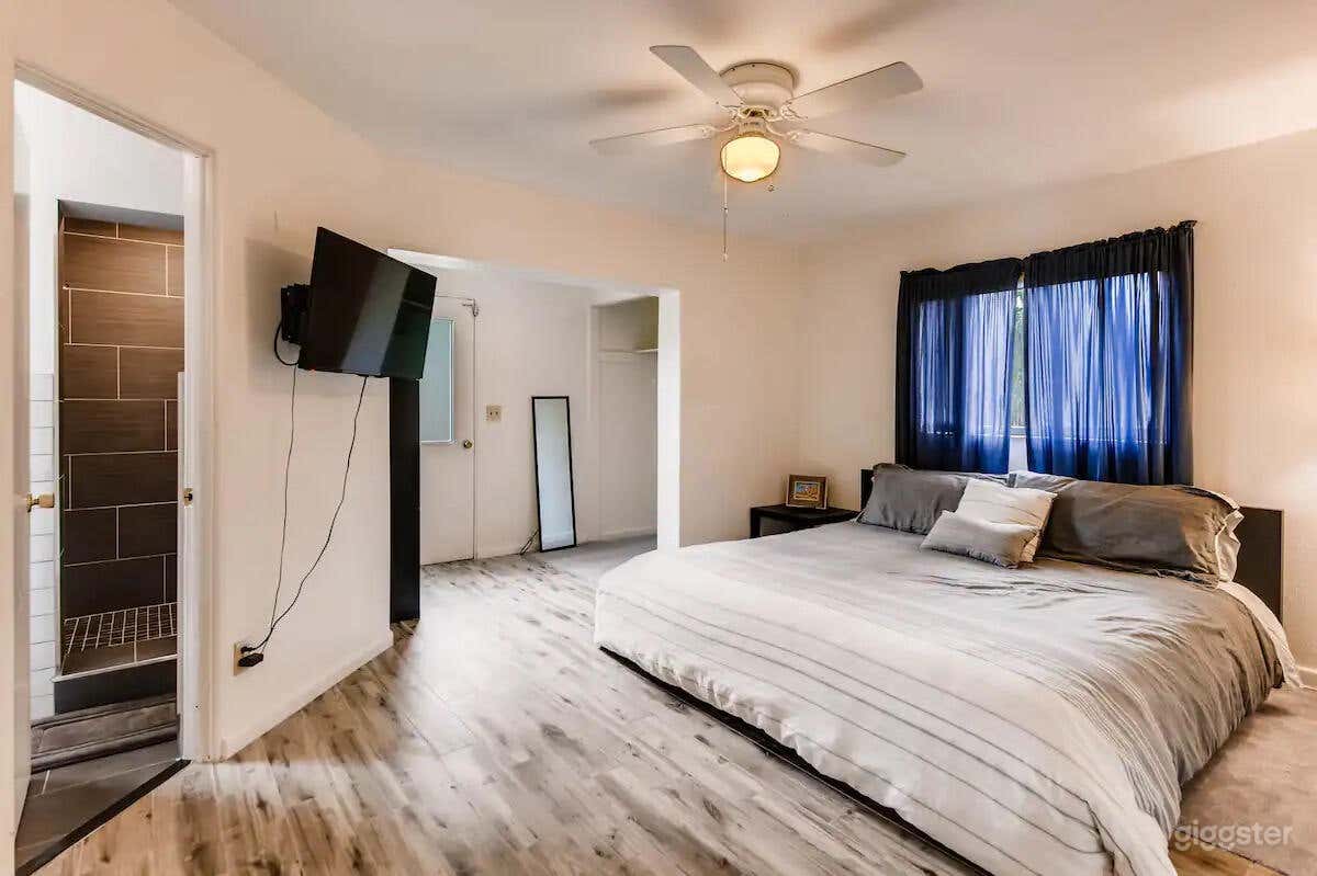 Serene Lakefront 7Bedroom Duplex w/Pool and HotTub Photo 4