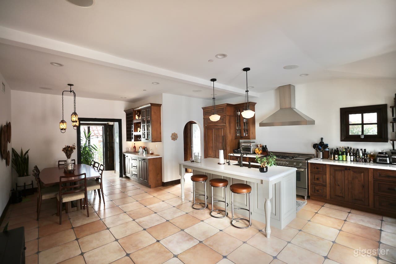 30s Spanish Revival in Toluca Lake Photo 3