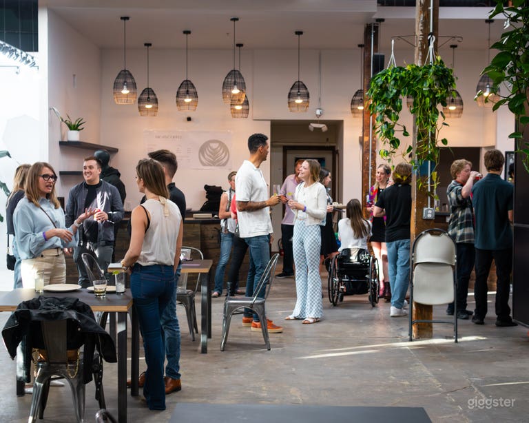  We have all the essential elements to create an exceptional event. Green Spaces features a fully equipped bar, where your guests can enjoy refreshing beverages, and a cozy coffee shop for those in need of a caffeine boost.  