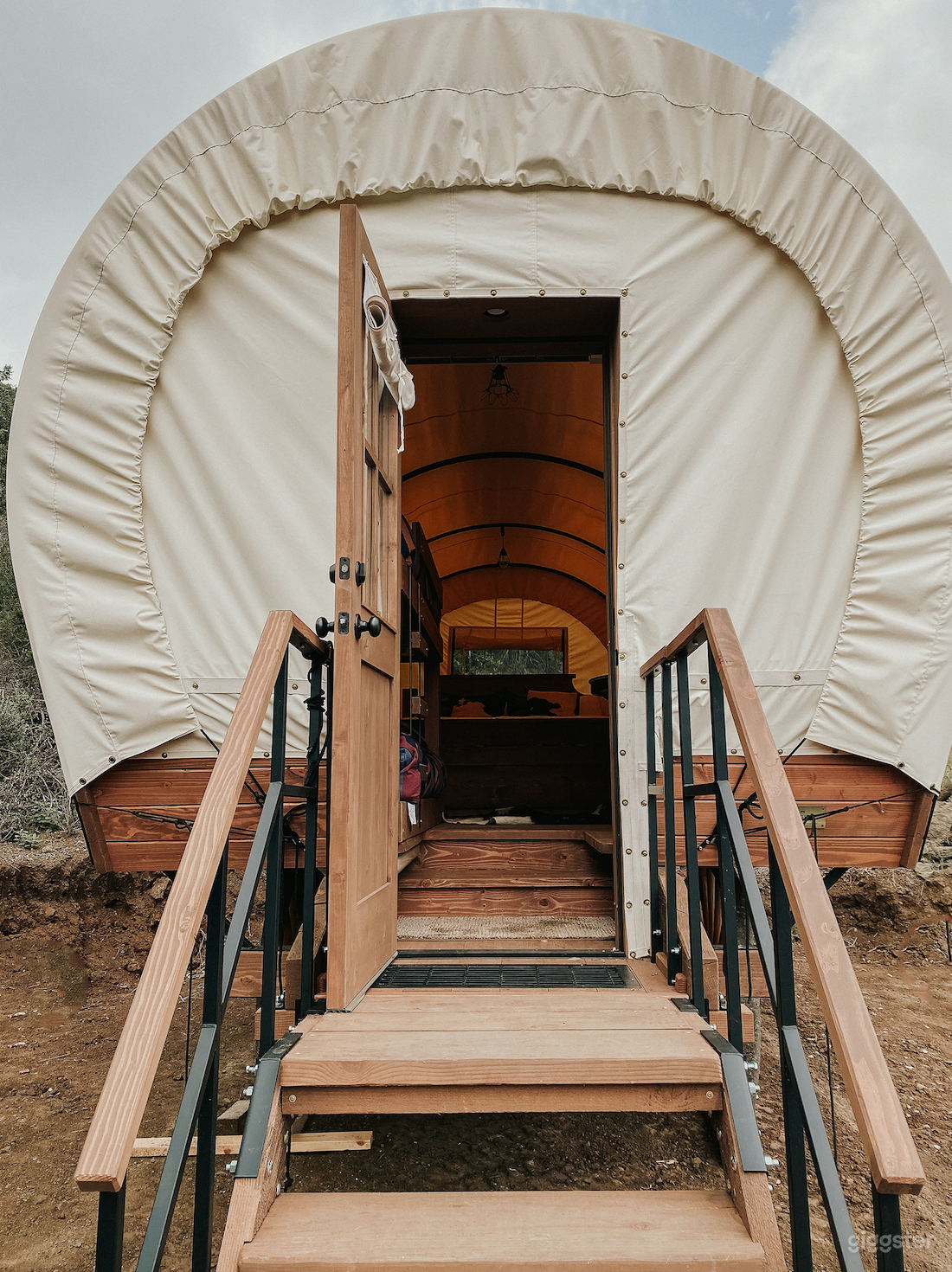 Conestoga Luxury Covered Wagon Photo 2