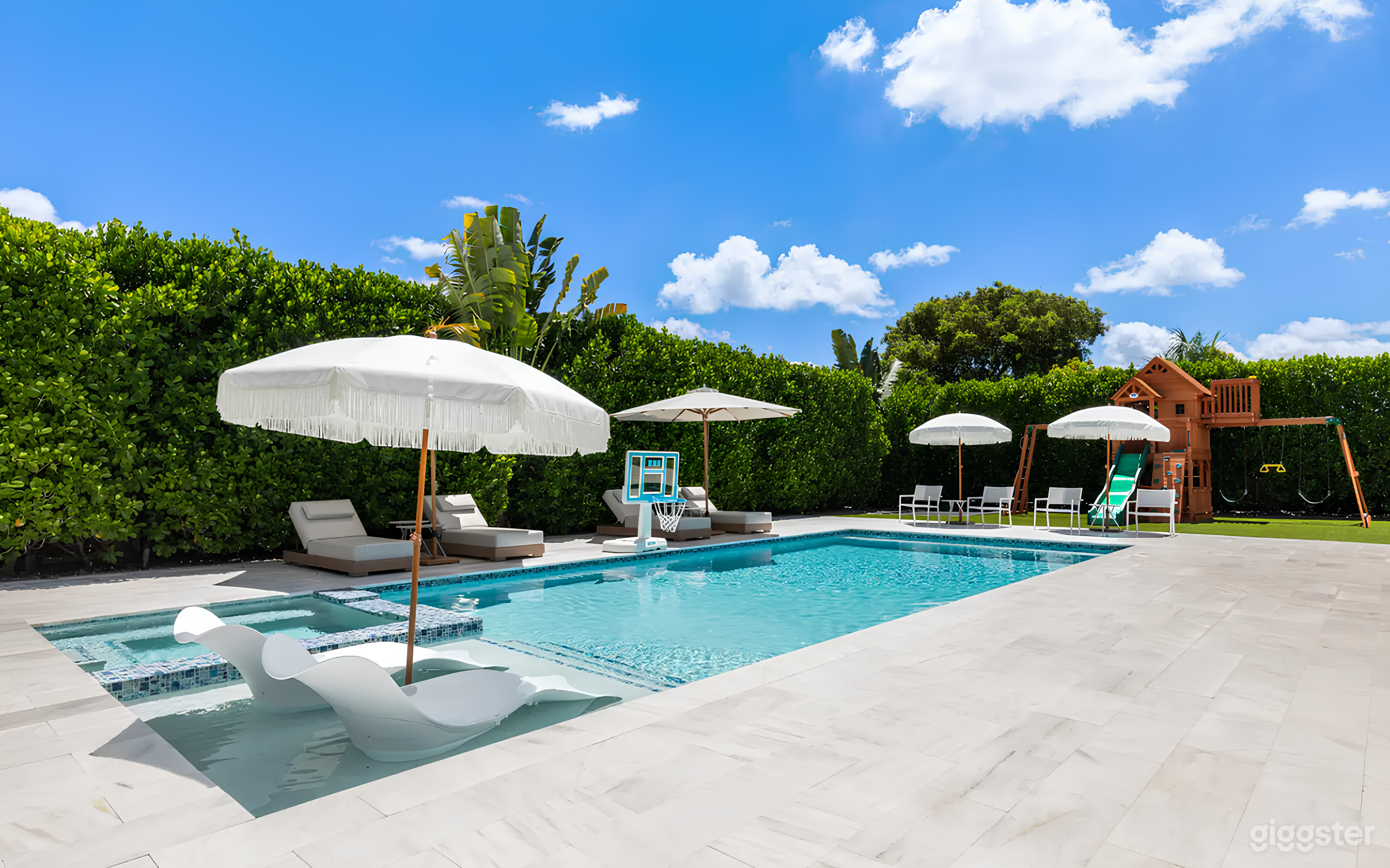 Stylish Resort-Style Pool Photo 3