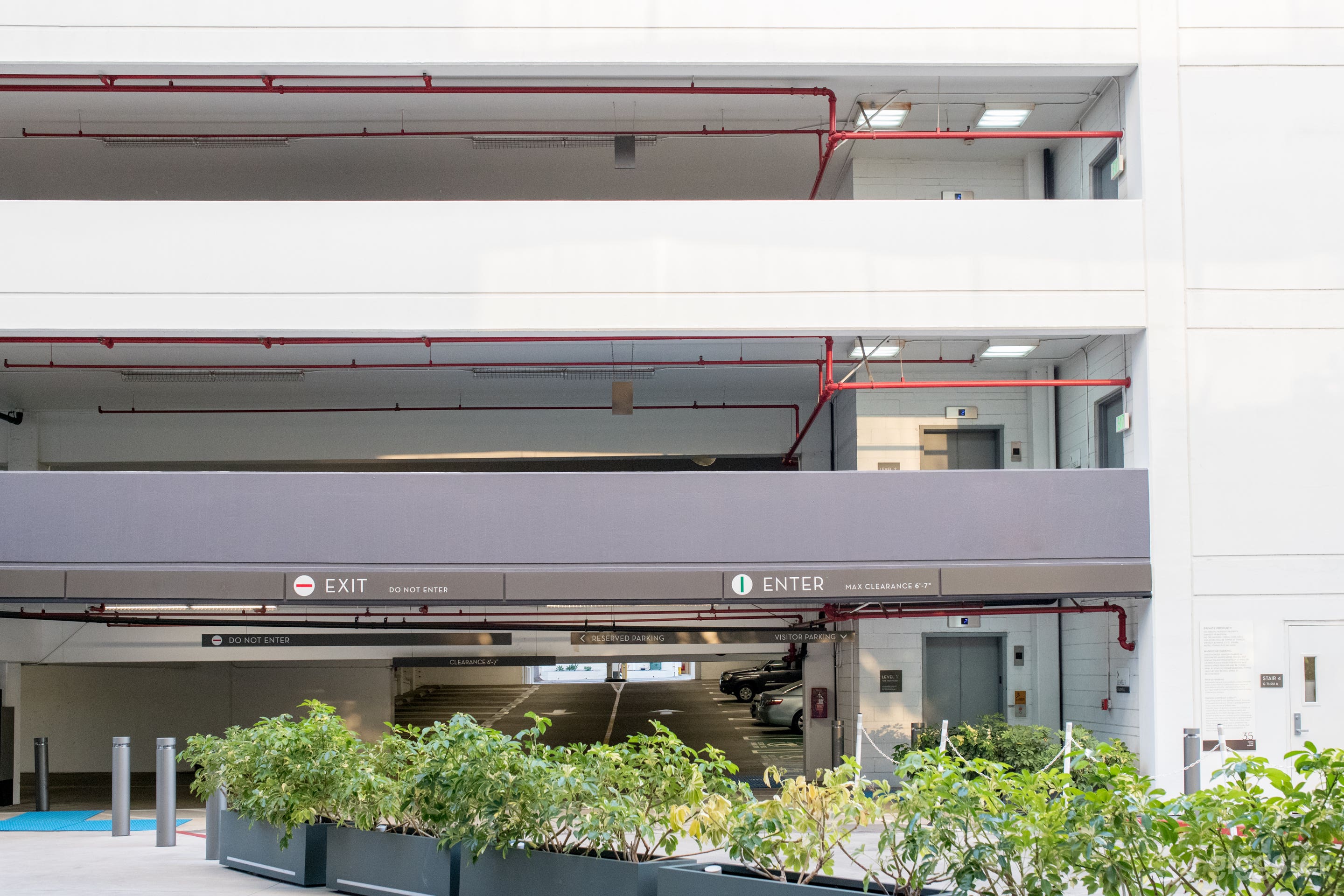 Nola 35 Garage  Photo 2