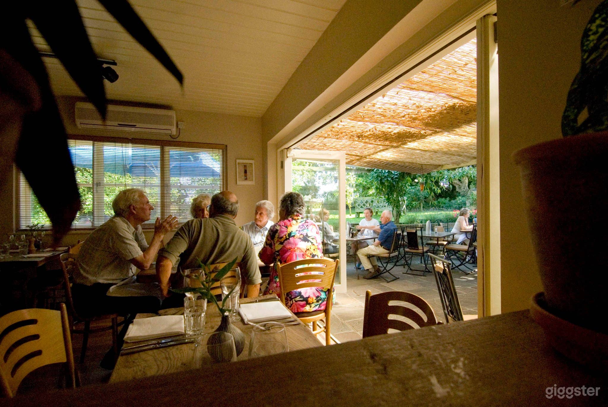 Indoor Restaurant and Pub for Functions Photo 3