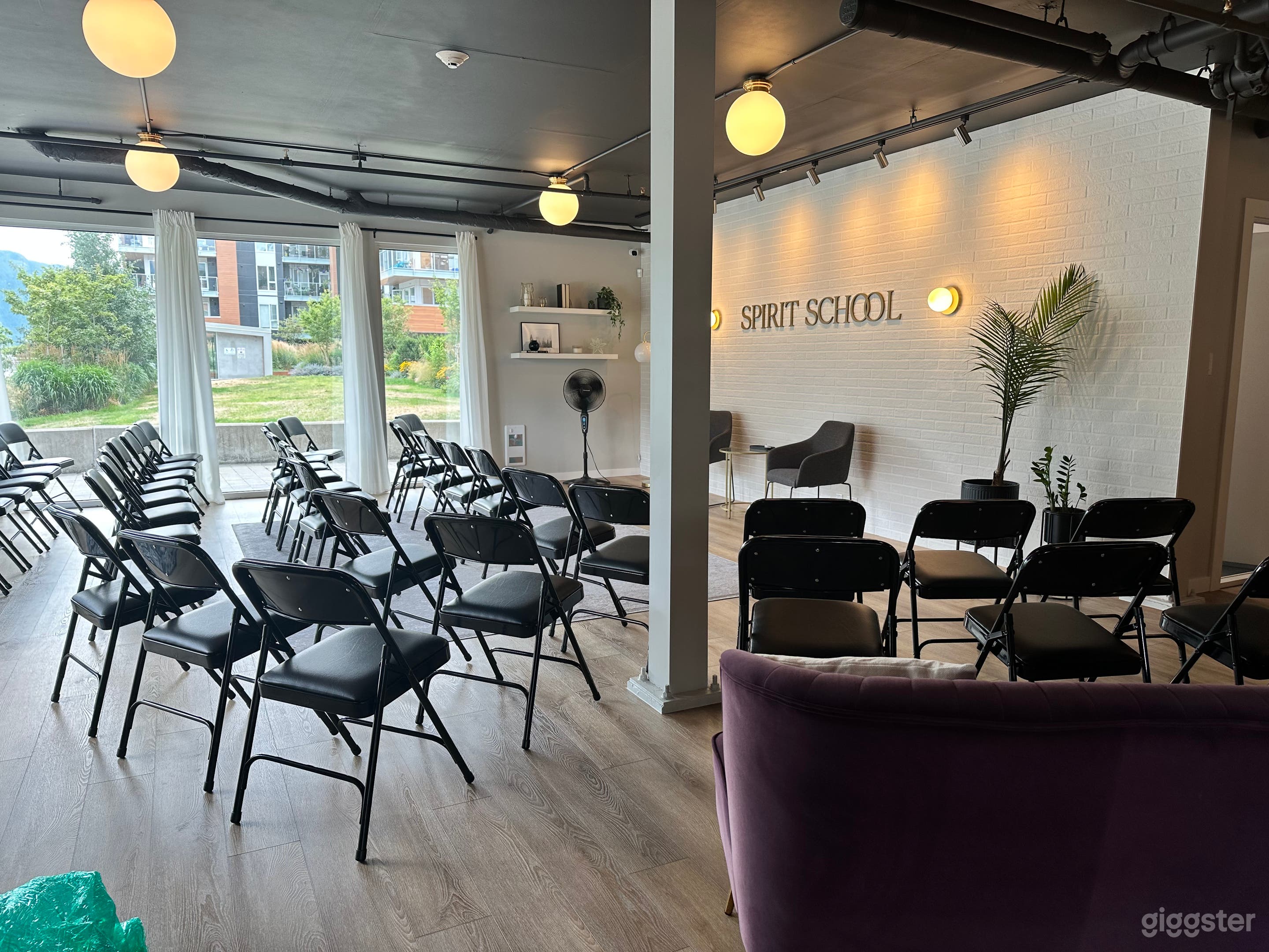 Beautiful Event/Retreat Location On Waterfront  Photo 3